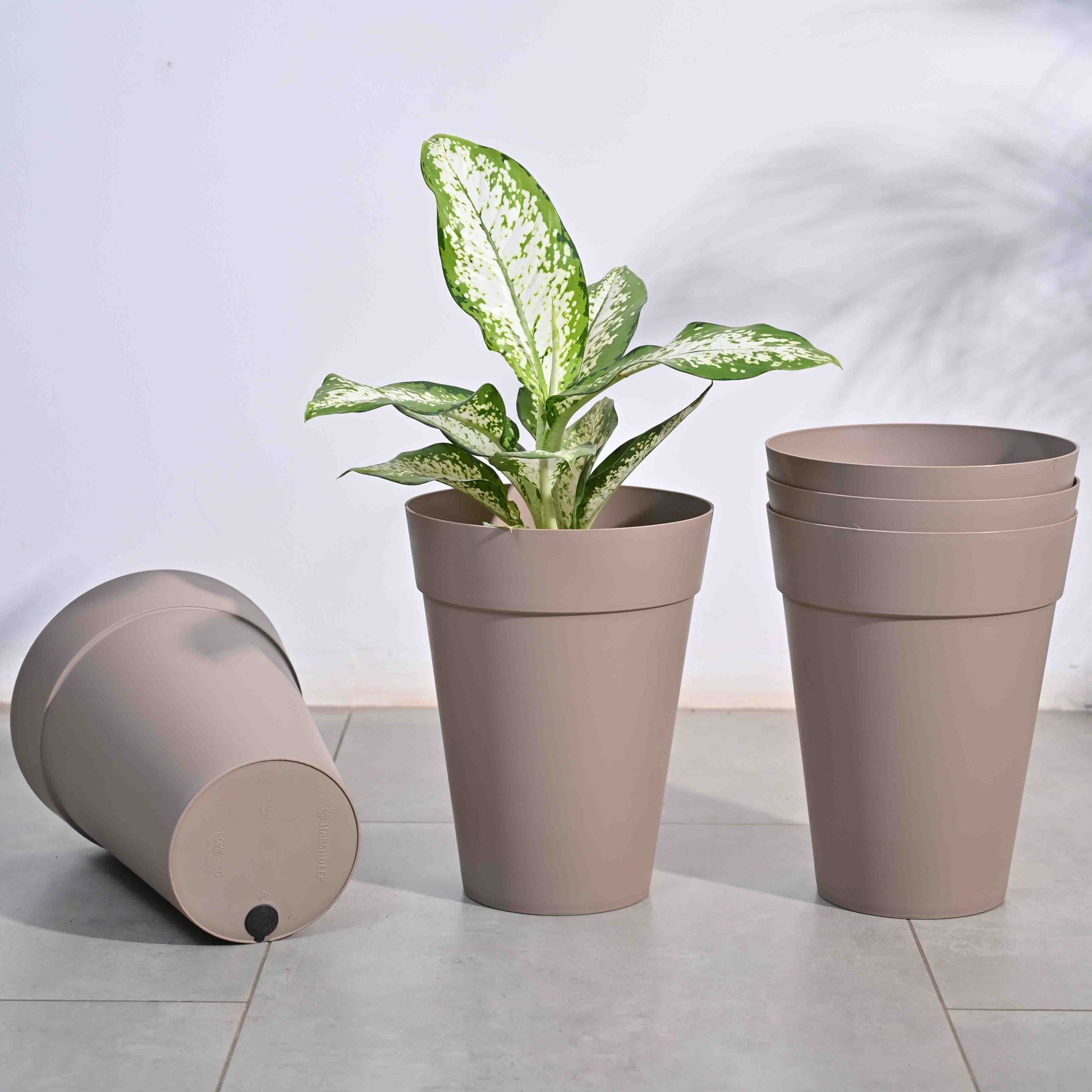 Roma Plastic Planter