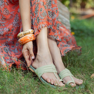 Pale Leaf Kolha Flats