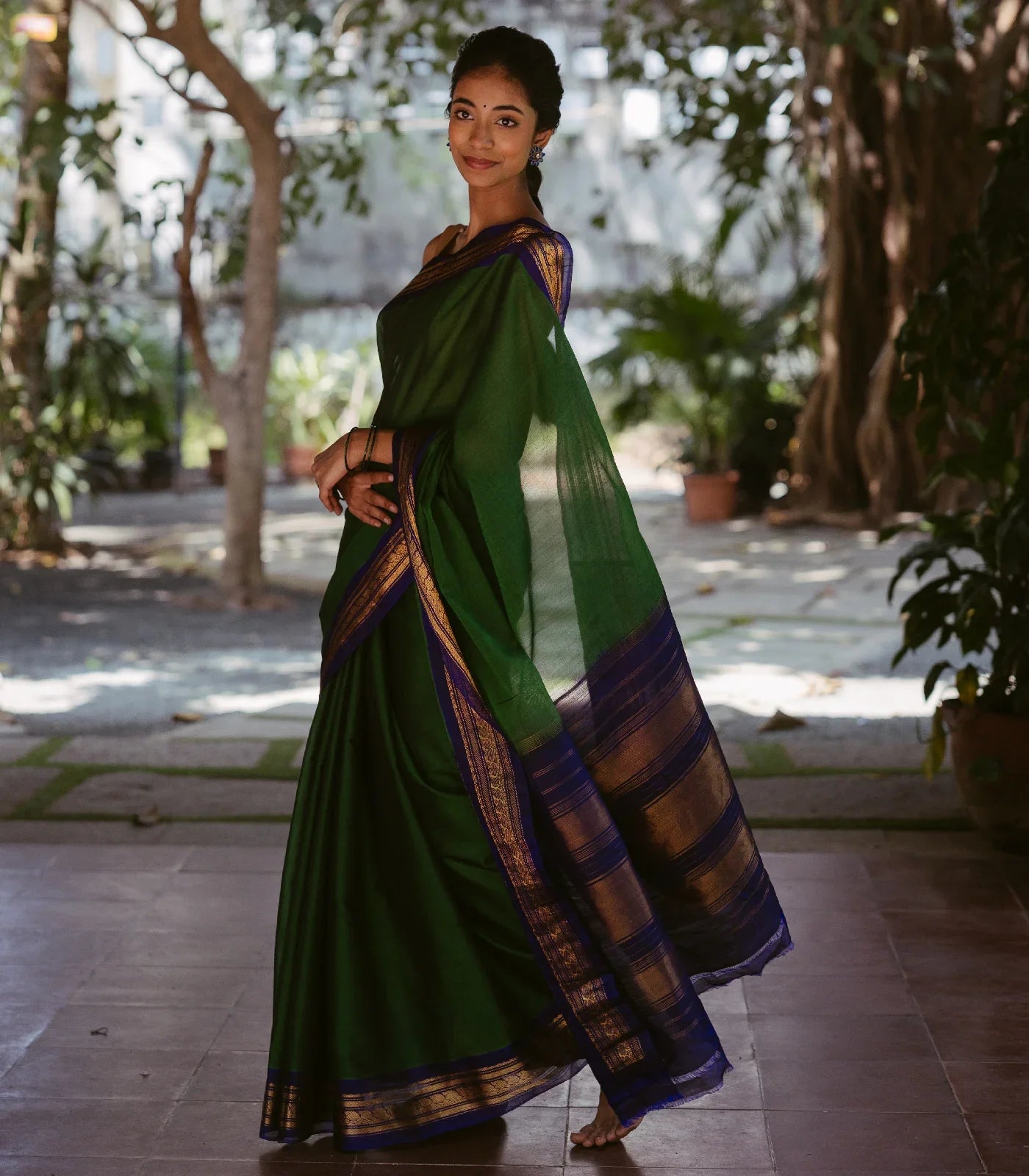 Dark Green Handloom Gadwal Cotton Saree With Contrast Purple Border
