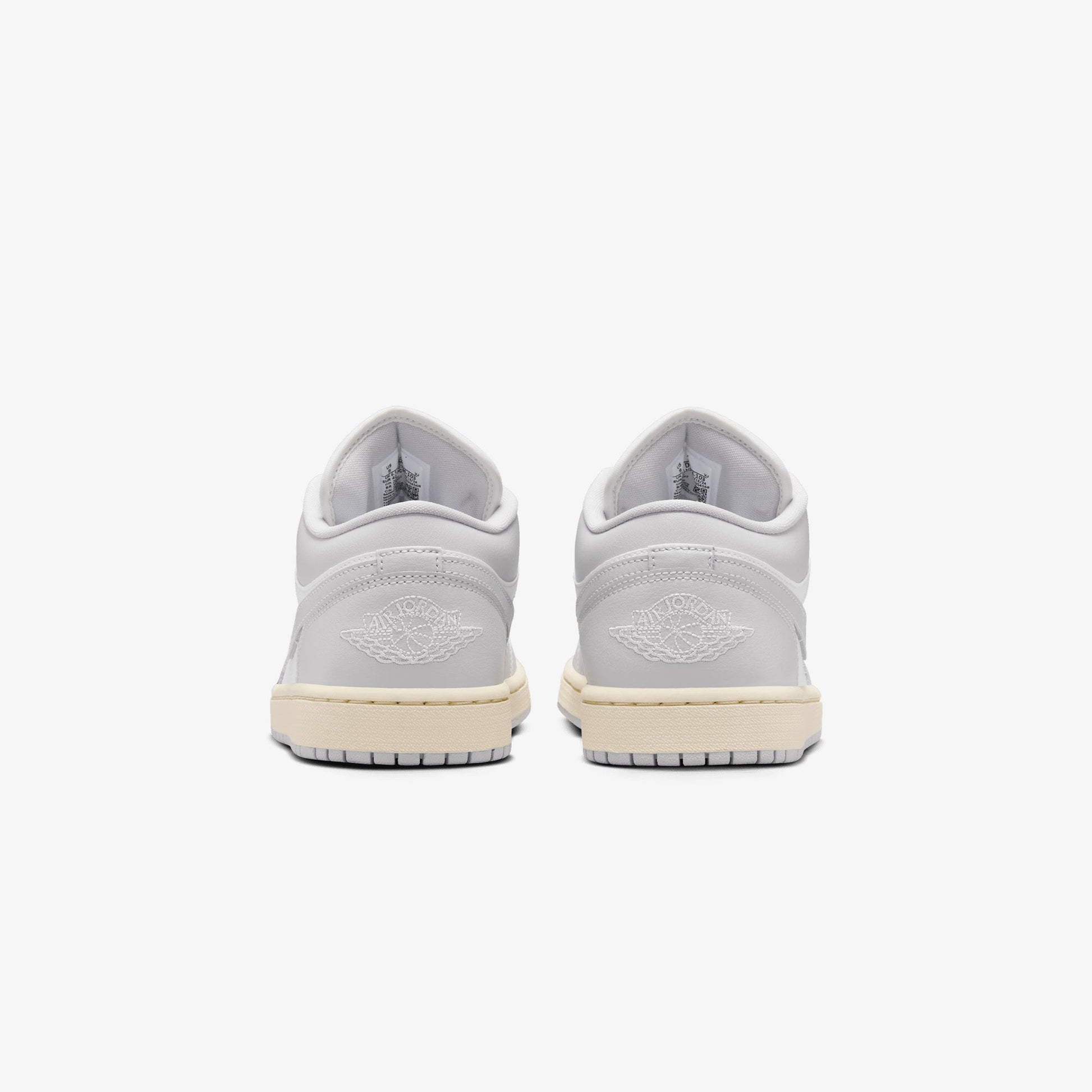 JORDAN | AIR JORDAN 1 LOW { SAIL/NEUTRAL GREY-COCONUT MILK