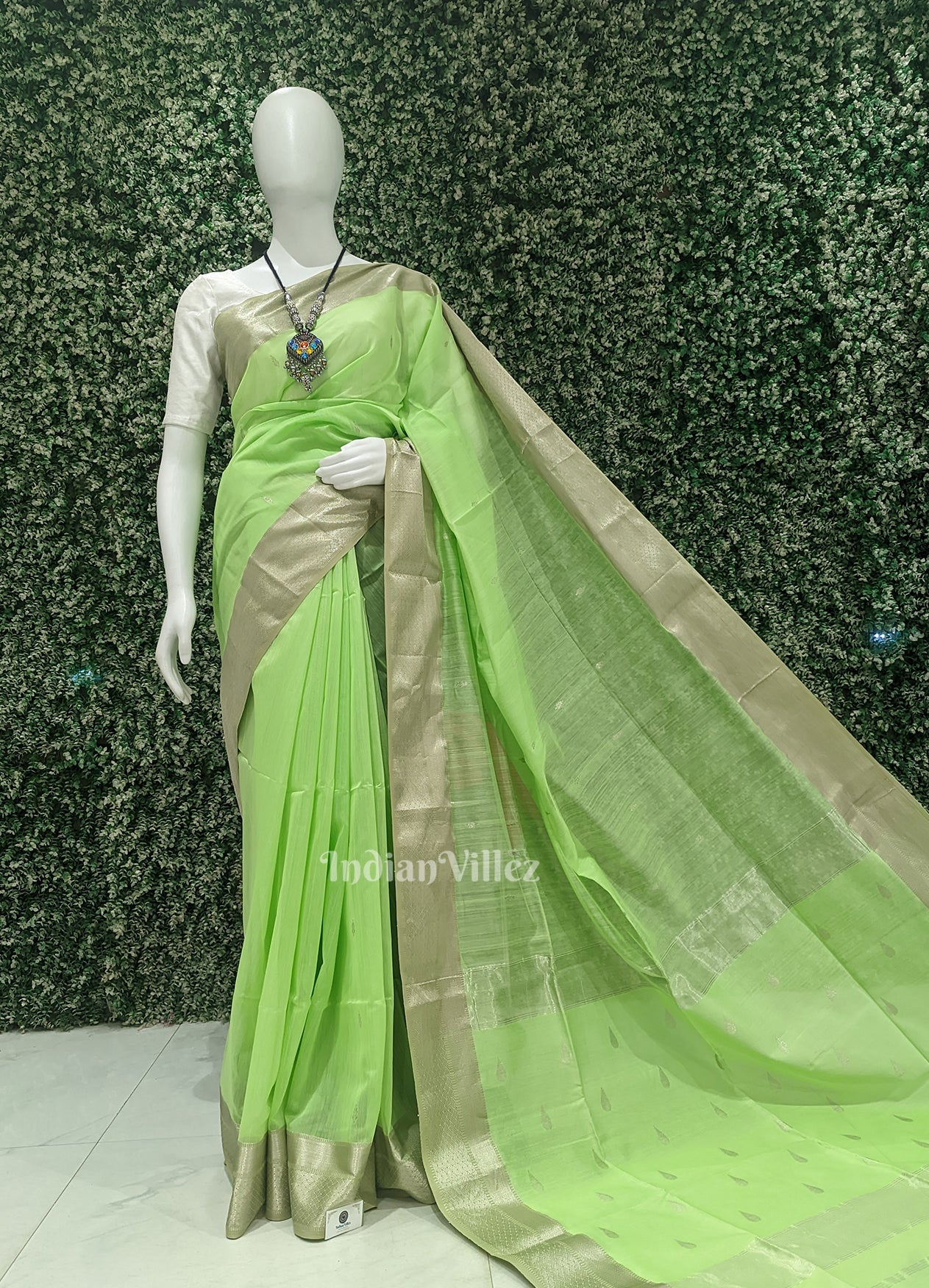 Parrot Green Pure Silk Cotton Maheshwari Saree