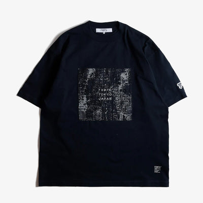 FDMTL | SQUARE JACQUARD TEE { NAVY