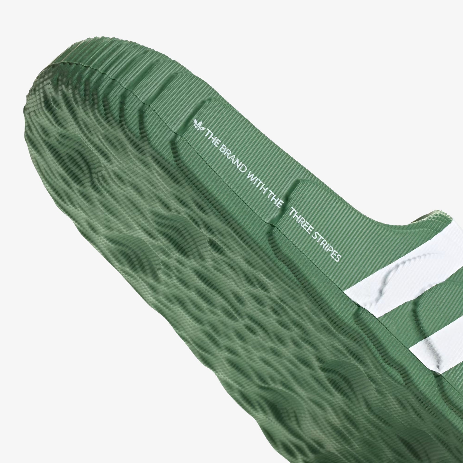 ADIDAS ORIGINALS | ADILETTE 22 { PRELOVED GREEN/CLOUD WITE/CLOUD WHITE