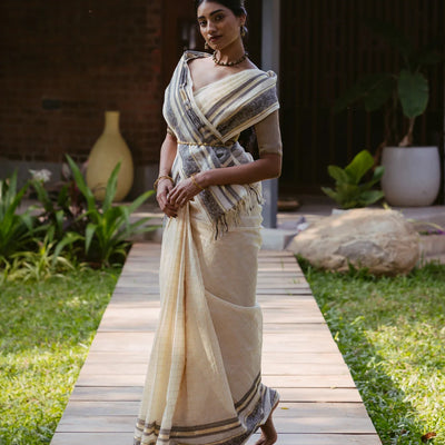 Cream Handloom Silk Cotton Saree With Checks & Contrast Border
