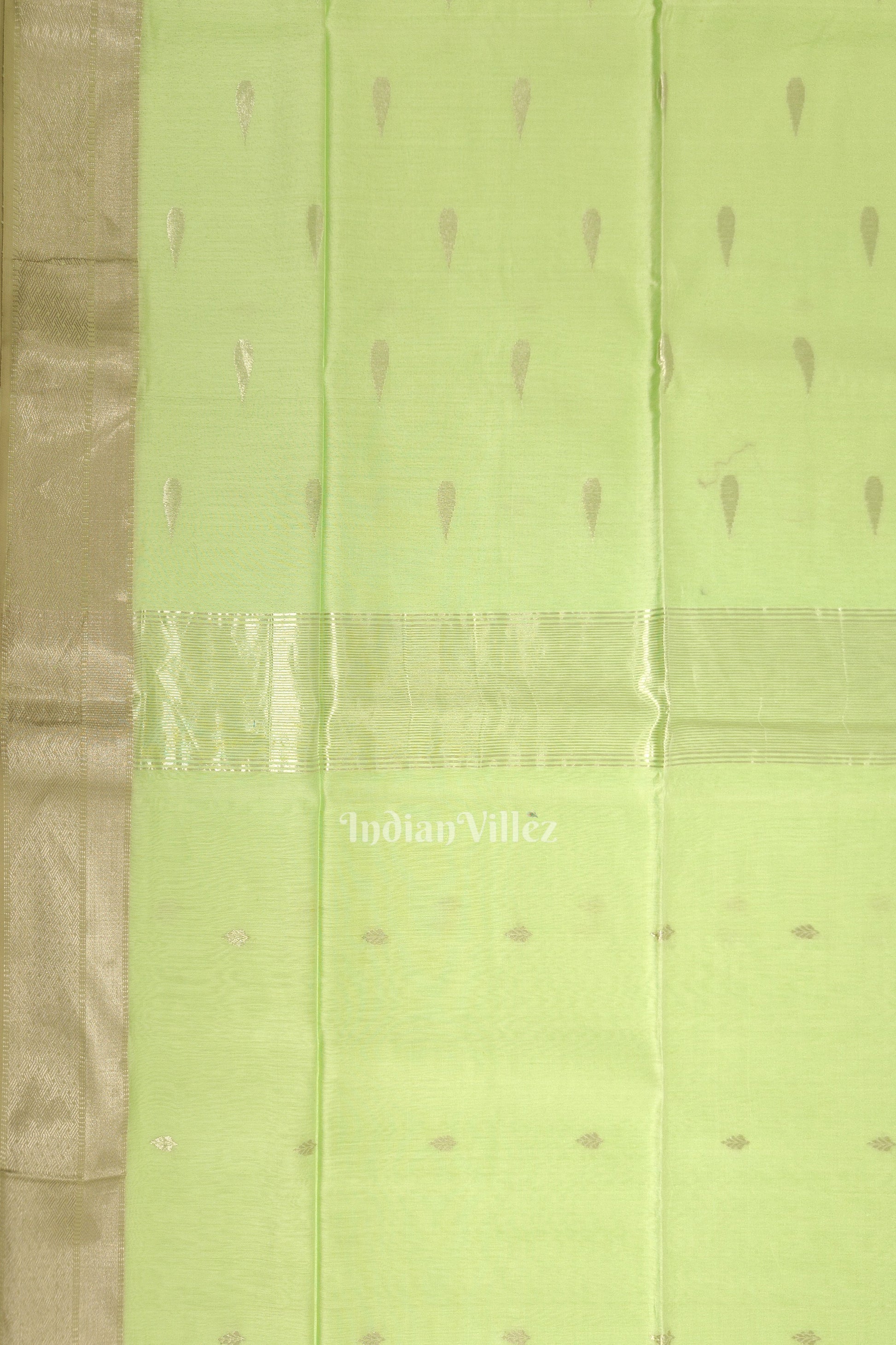 Parrot Green Pure Silk Cotton Maheshwari Saree