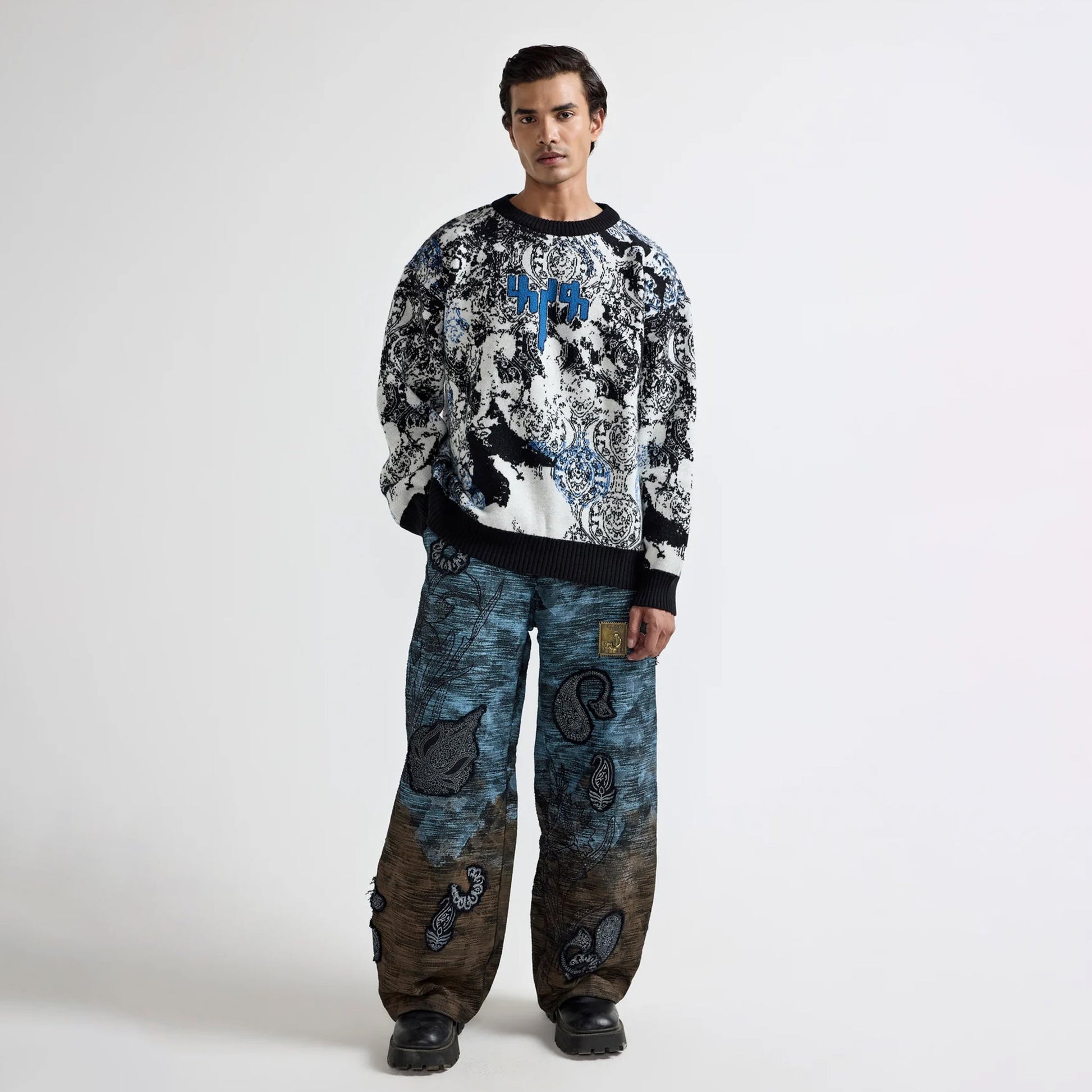 F A R A K | EK SAFAR KNITTED SWEATSHIRT { WHITE