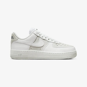 Nike | AIR FORCE 1 '07 LX { WHITE/LT SMOKE GREY-PHOTON DUST-WHITE