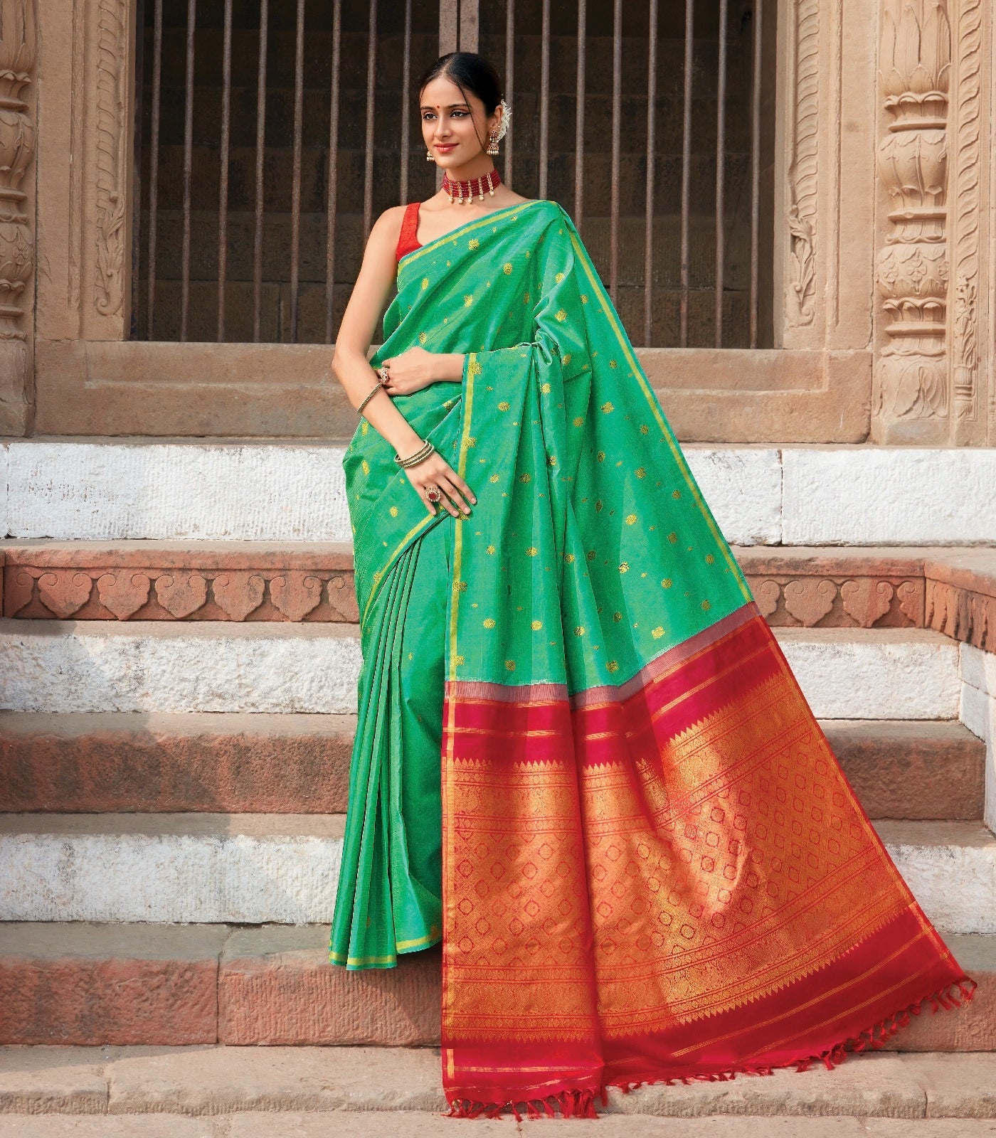 Aquamarine Handloom Kanchipuram Silk Saree With Contrast Pallu
