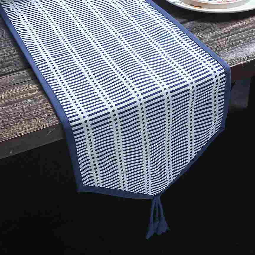 Como Table runner - Blue
