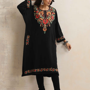 trueBrowns Black Kashmiri Floral Embroidered Woollen Phiran Kurta