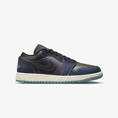 Jordan | AIR JORDAN 1 LOW SE  { BLACK/BLACK-DARK OBSIDIAN-SAIL