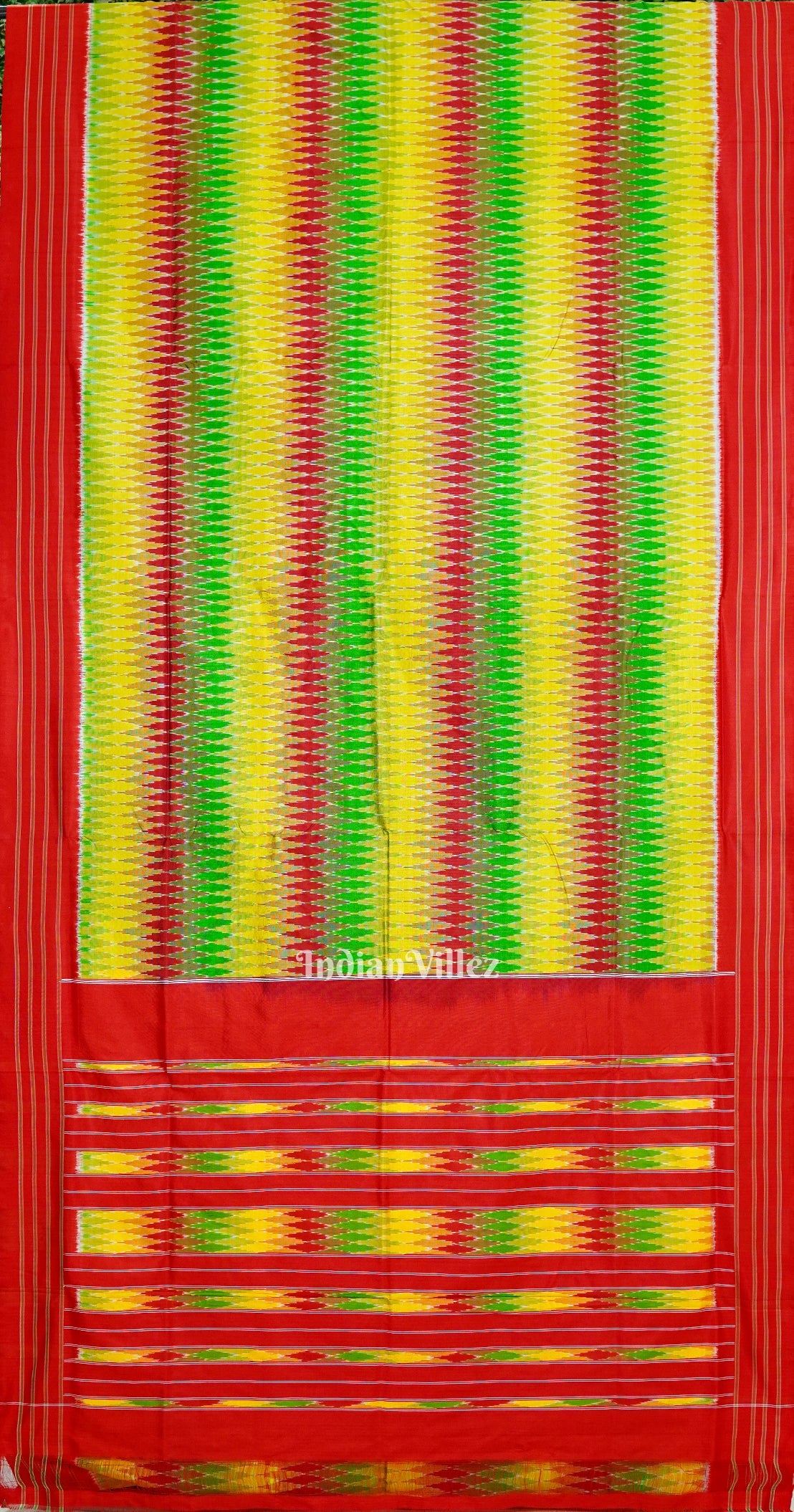 Exclusive Red Green Pochampally Ikat Handloom Silk Saree