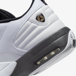 JORDAN | MAX AURA 6 { WHITE/METALLIC GOLD-BLACK