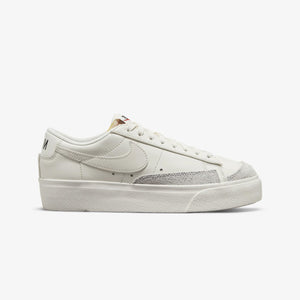 Nike | BLAZER LOW PLATFORM  { SAIL/SAIL-SAIL-BLACK