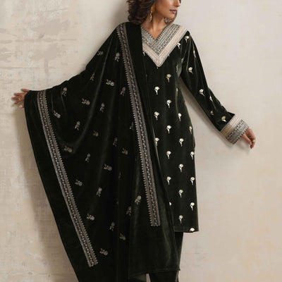 trueBrowns Green Velvet Floral Embroidered Kurta Pant Dupatta Set