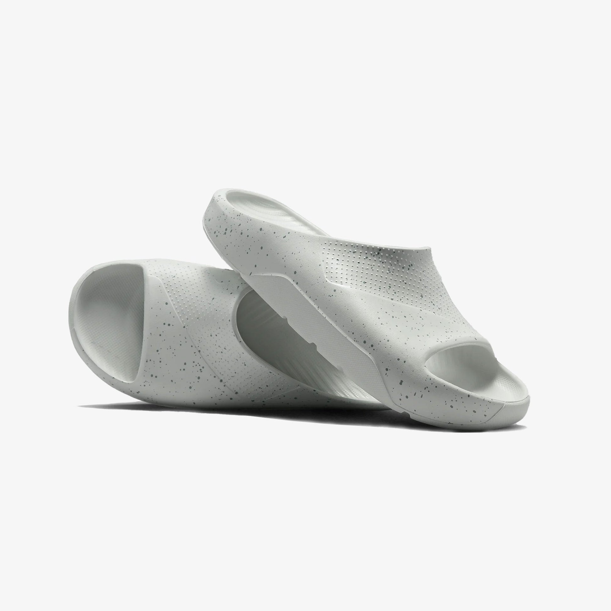 Jordan | POST  { LIGHT SILVER/LIGHT SILVER-MICA GREEN