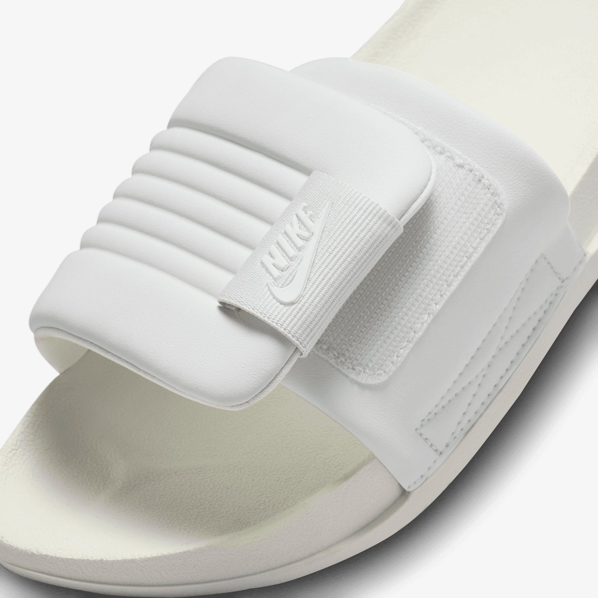 Nike | OFFCOURT ADJUST  { PHOTON DUST/SAIL-PHANTOM-LIGHT BONE