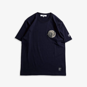 FDMTL | CIRCLE BORO PATCH TEE  { NAVY