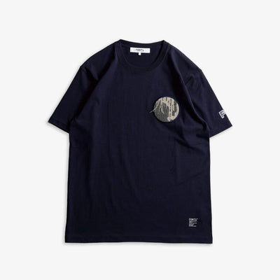 FDMTL | CIRCLE BORO PATCH TEE  { NAVY