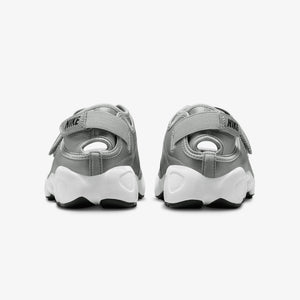 NIKE | AIR RIFT { METALLIC SILVER/SAIL-BLACK