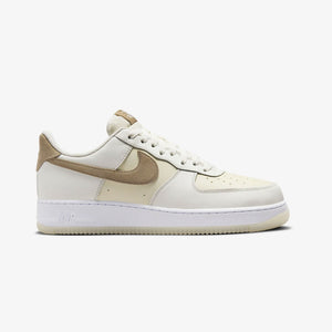 Nike | AIR FORCE 1 '07 LV8 { SAIL/KHAKI-COCONUT MILK-WHITE