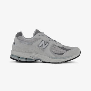 New Balance | 2002R  { GREY