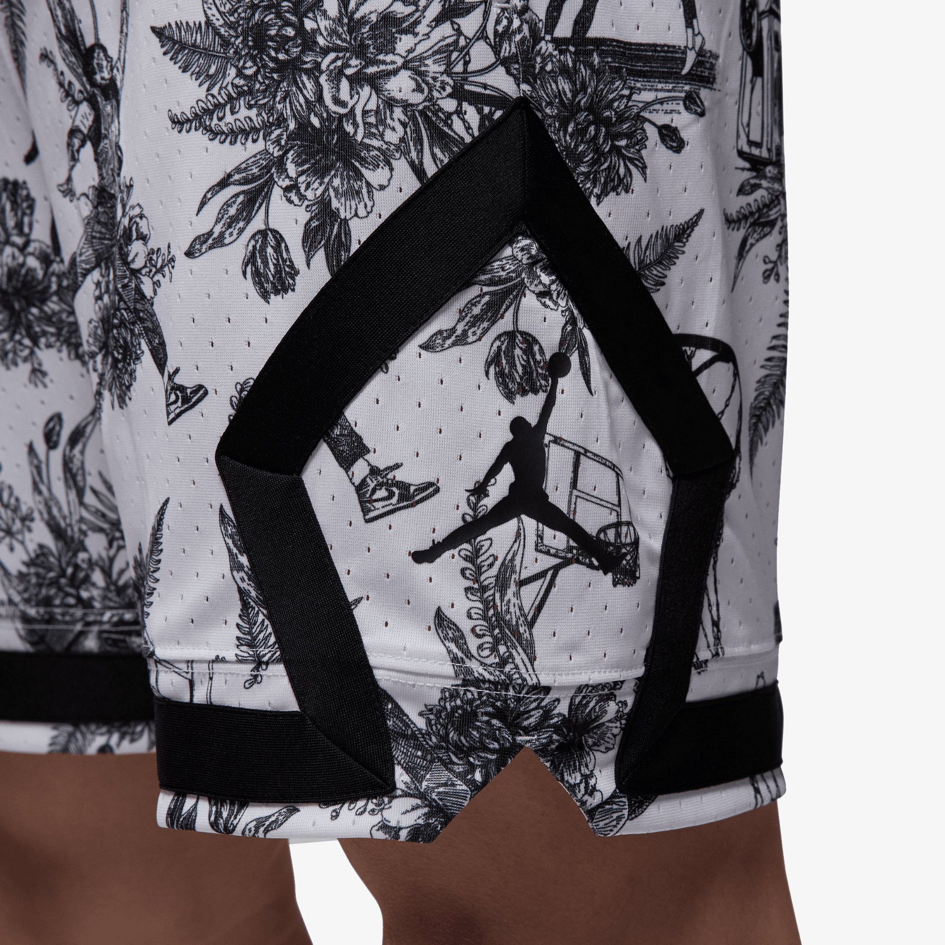 JORDAN | SPORT DRI-FIT PRINTED DIAMOND SHORTS { WHITE/BLACK/BLACK