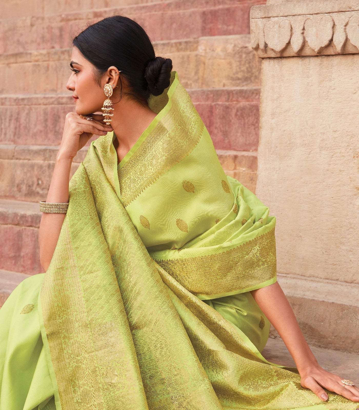 Pista Green Handloom Kanchipuram Silk Saree With Floral Motifs