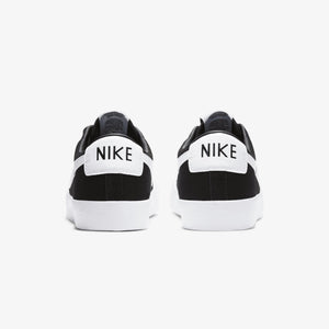 Nike | SB ZOOM BLAZER LOW PRO GT { BLACK/WHITE-BLACK-GUM LIGHT BROWN