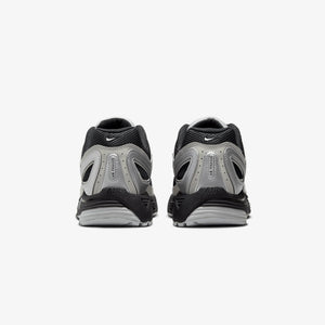 NIKE | AIR PEGASUS 2005 { METALLIC SILVER/MTLC PLATINUM-FLT SILVER