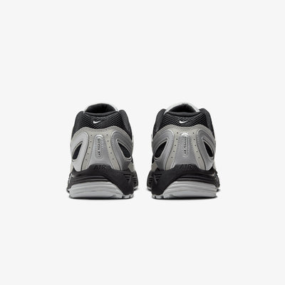 NIKE | AIR PEGASUS 2005 { METALLIC SILVER/MTLC PLATINUM-FLT SILVER