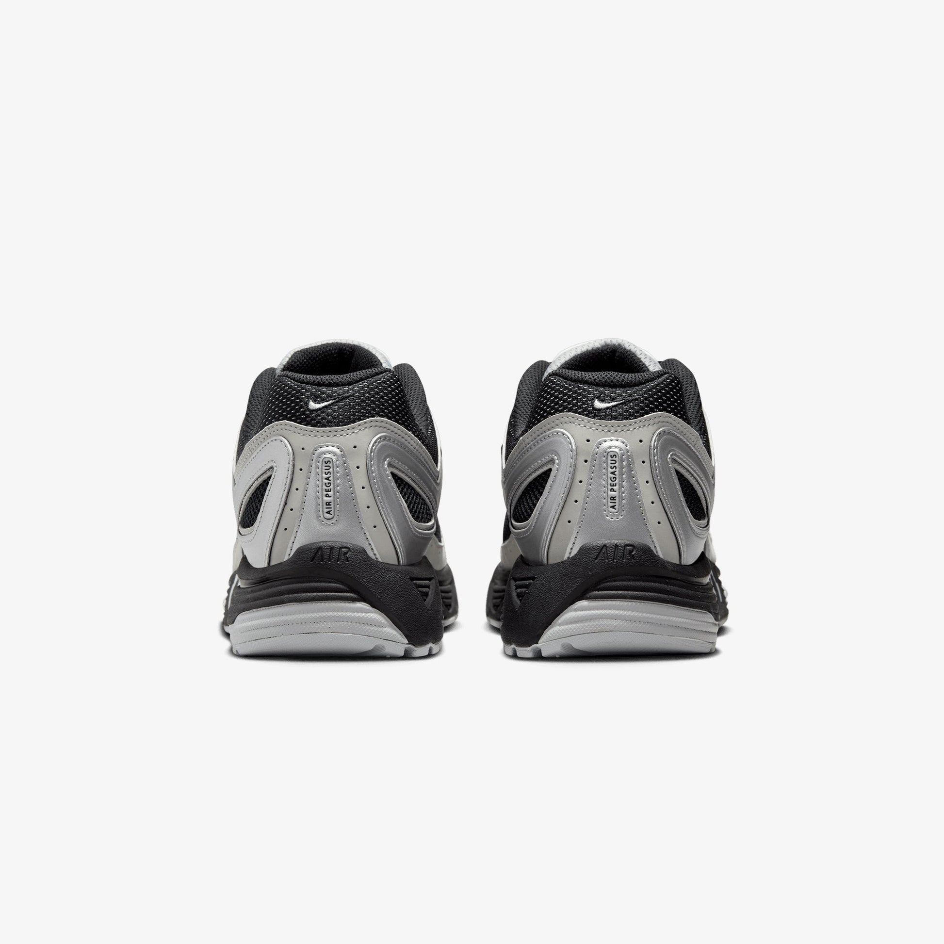 NIKE | AIR PEGASUS 2005 { METALLIC SILVER/MTLC PLATINUM-FLT SILVER