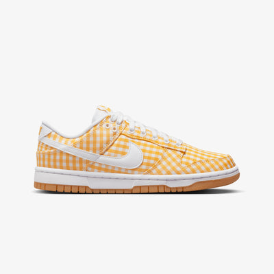 Nike | DUNK LOW  { VIVID SULFUR/WHITE-GUM LIGHT BROWN