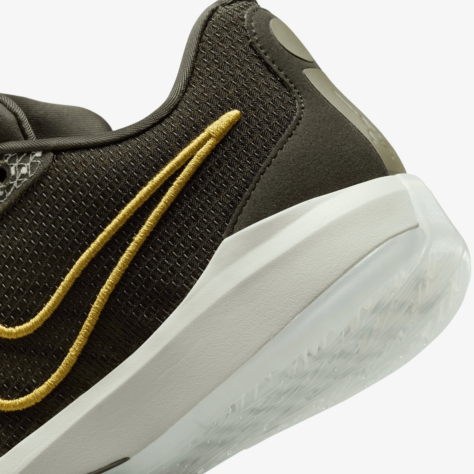 Nike | SABRINA 1 "DEDICATION" EP { CARGO KHAKI/METALLIC GOLD-OLIVE AURA