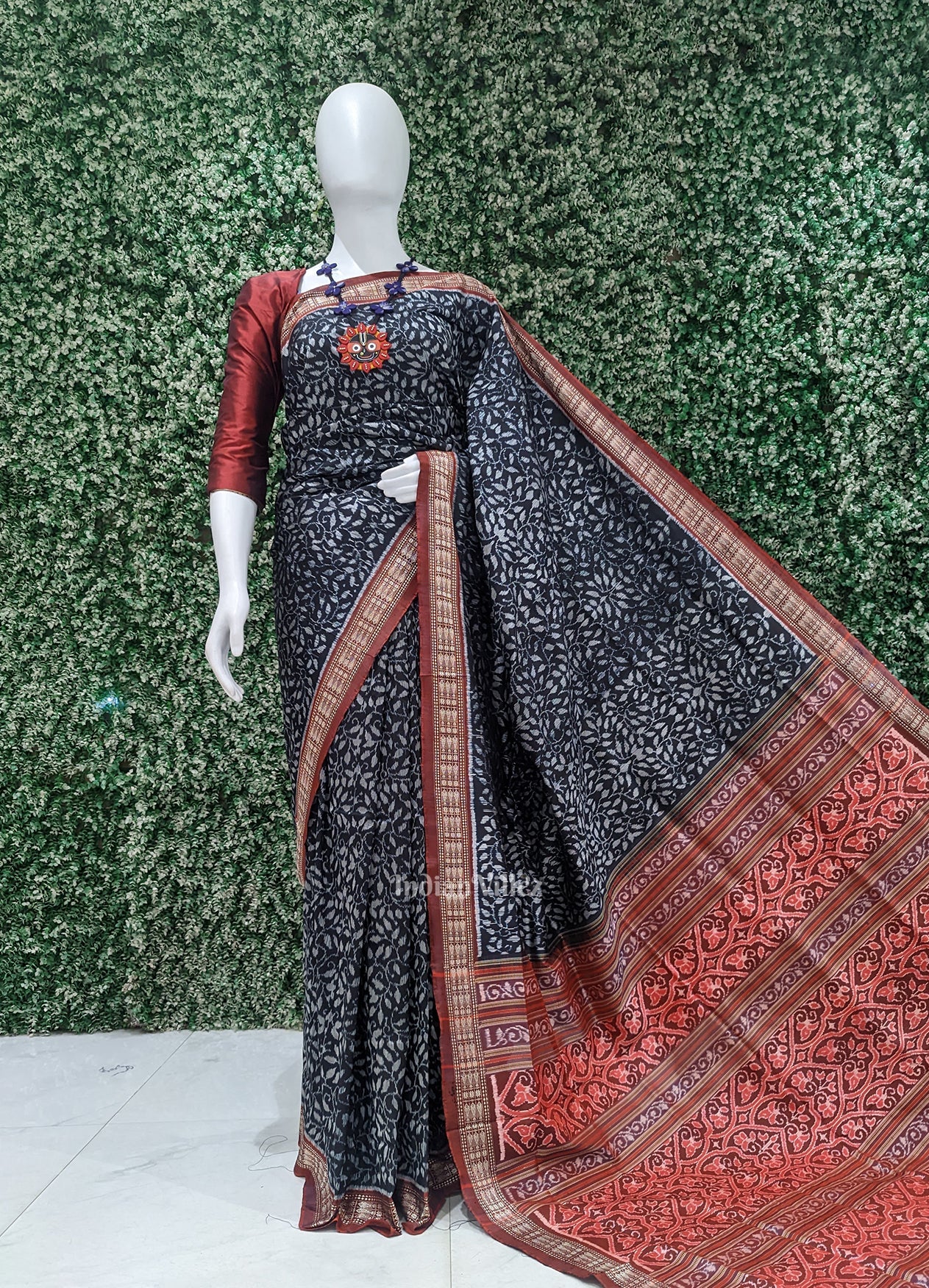 Exclusive Black Red Floral Theme Sambalpuri Silk Saree