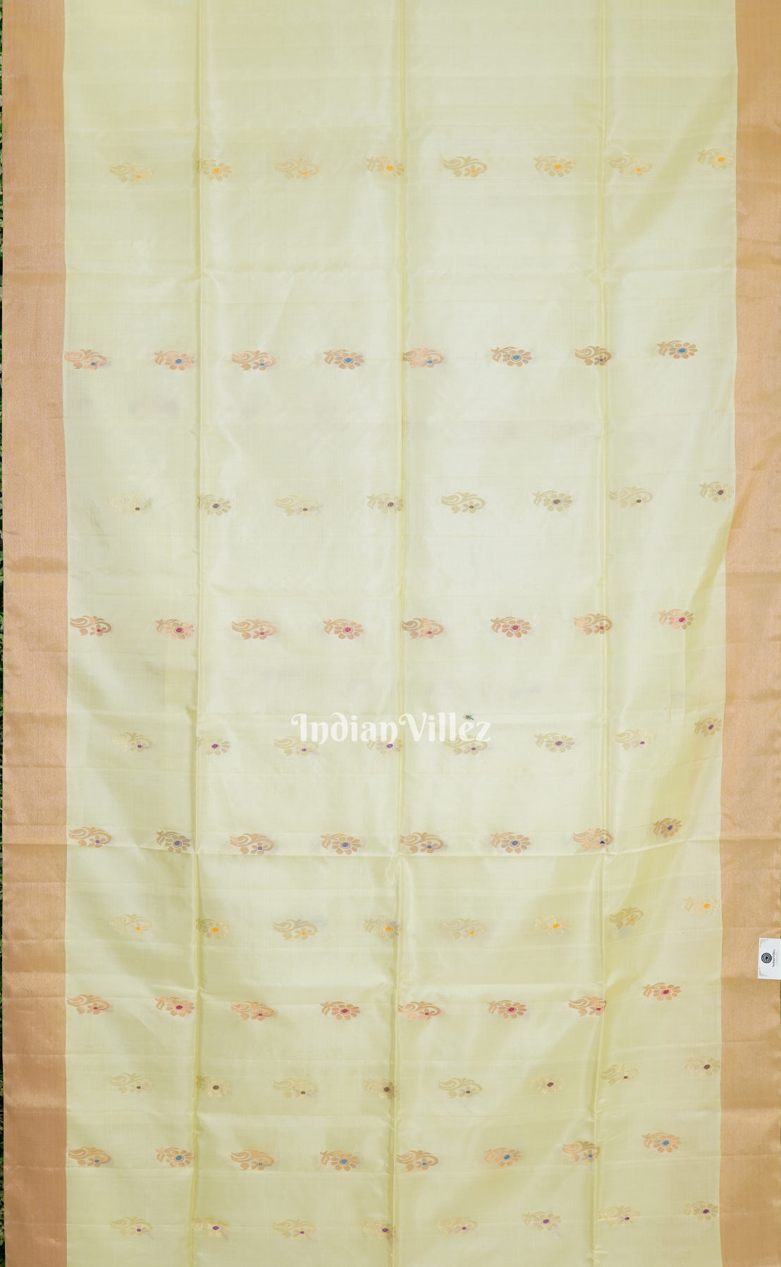 Cream With Pink Flower Motif Handwoven South Soft Silk Saree