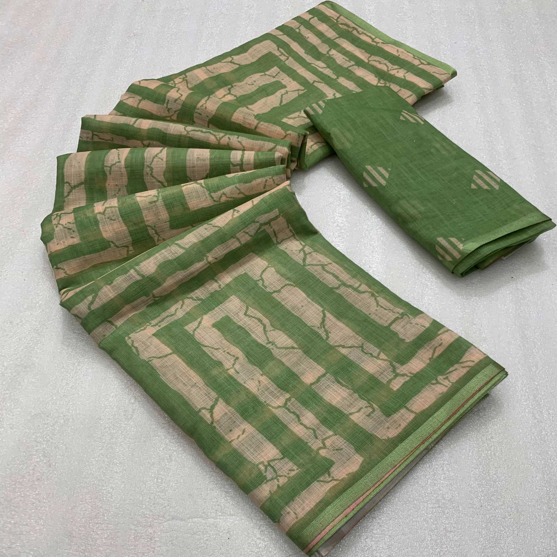green-digital-printed-linen-cotton-saree-17