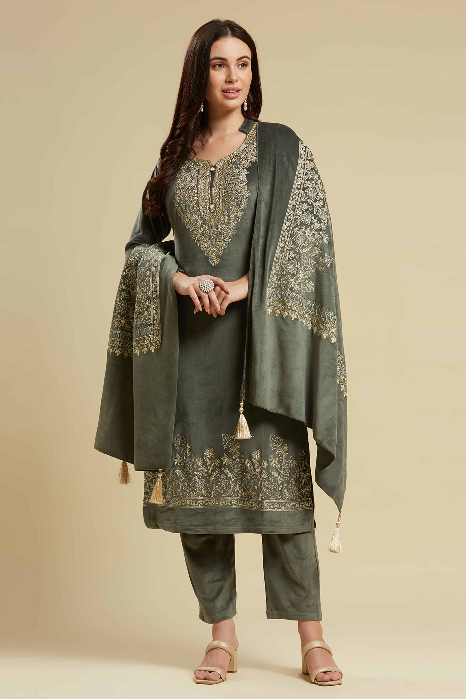 green-embroidered-velvet-straight-salwar-suit