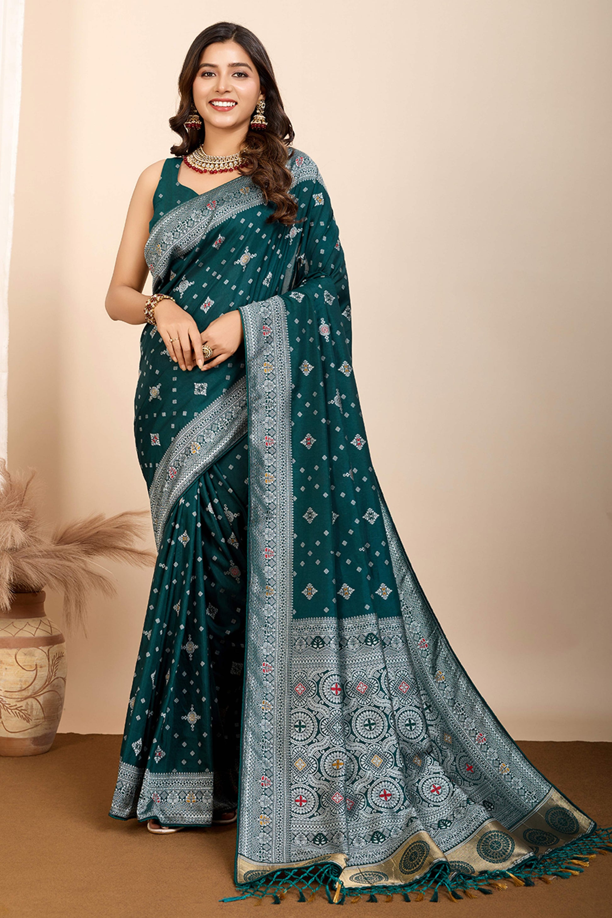 green-minakari-weaving-pure-silk-saree-1