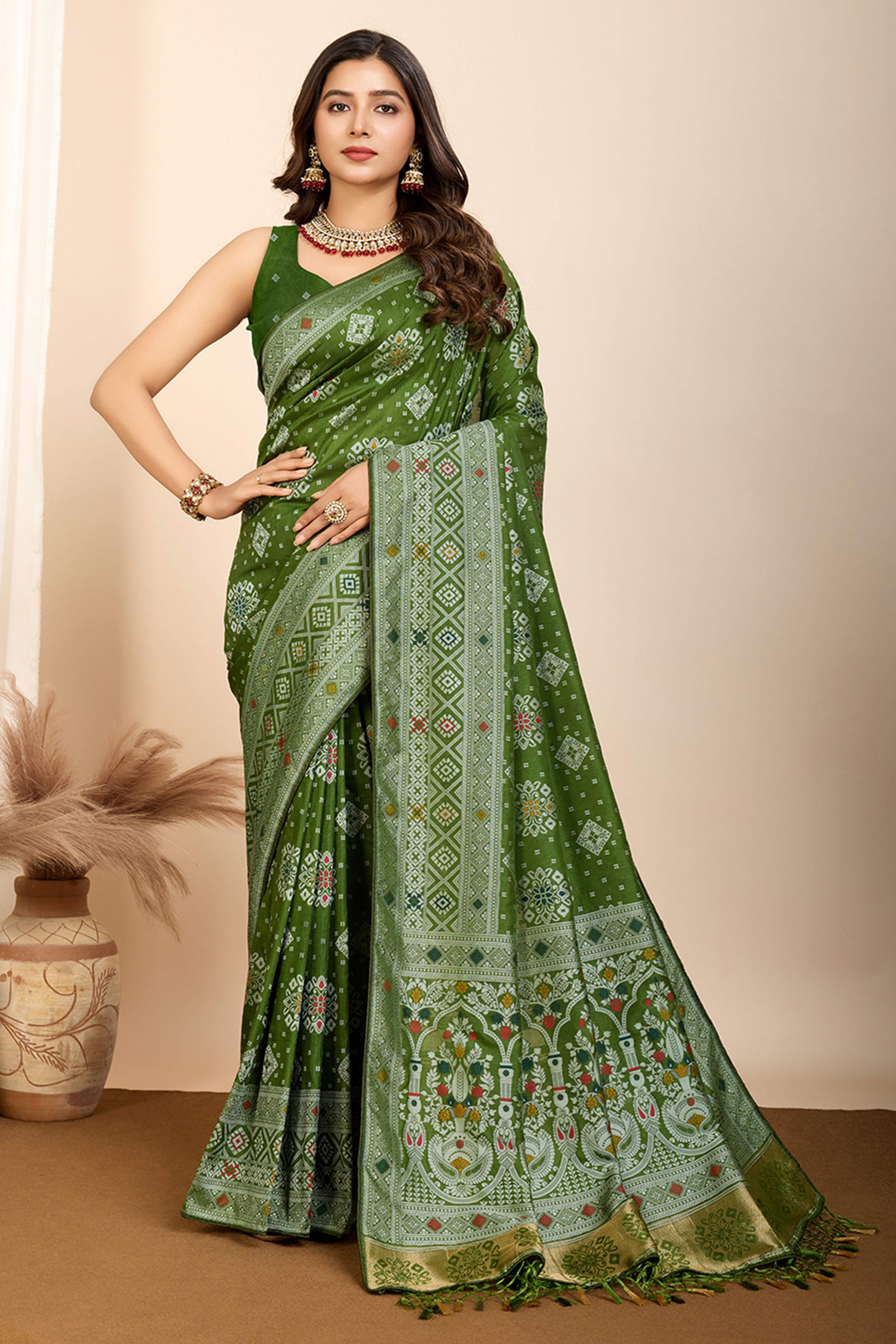 green-minakari-weaving-pure-silk-saree-3