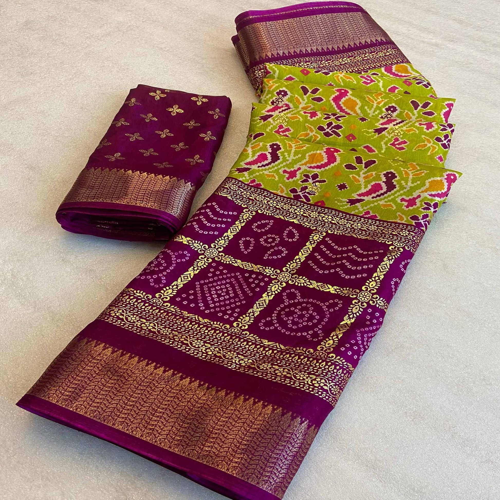 green-patola-printed-dola-silk-saree-with-zari-border-9