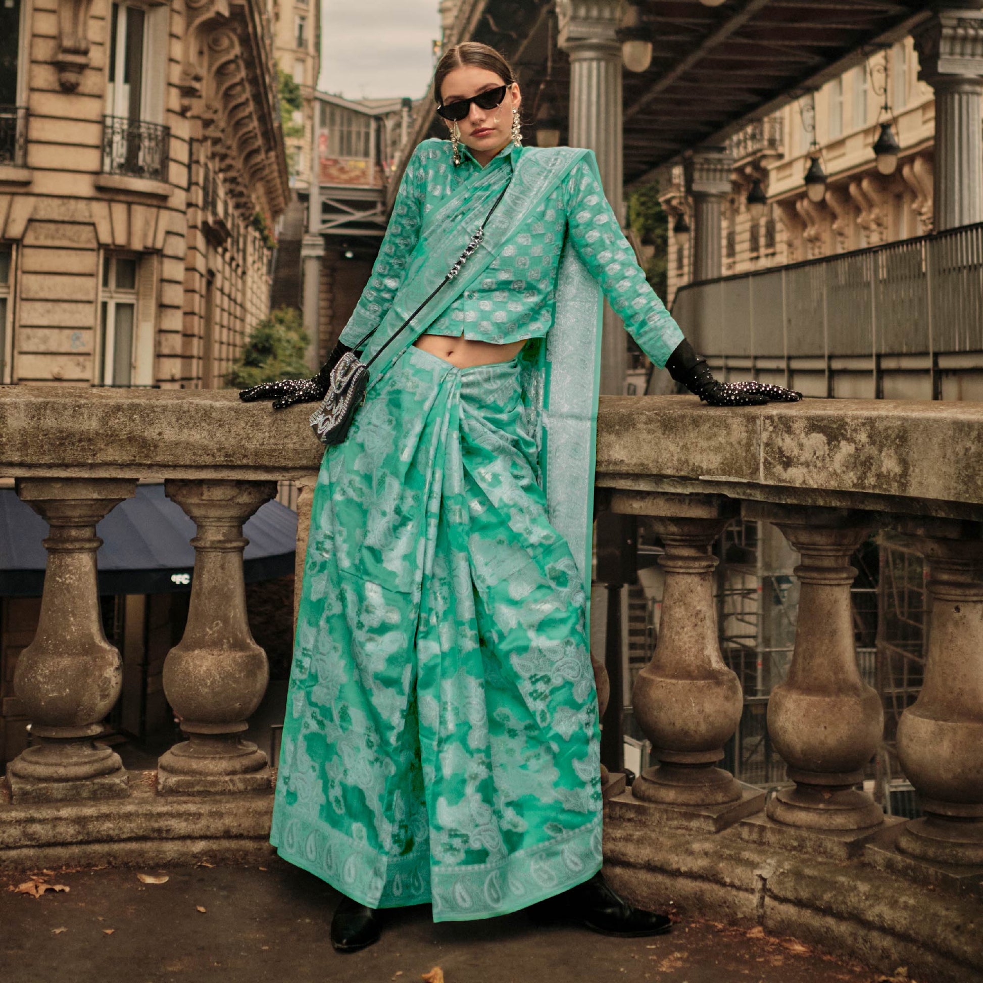 green-woven-organza-saree-7