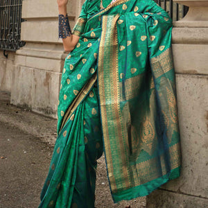 Emerald Green Floral Zari Work Woven Banarasi Silk Saree