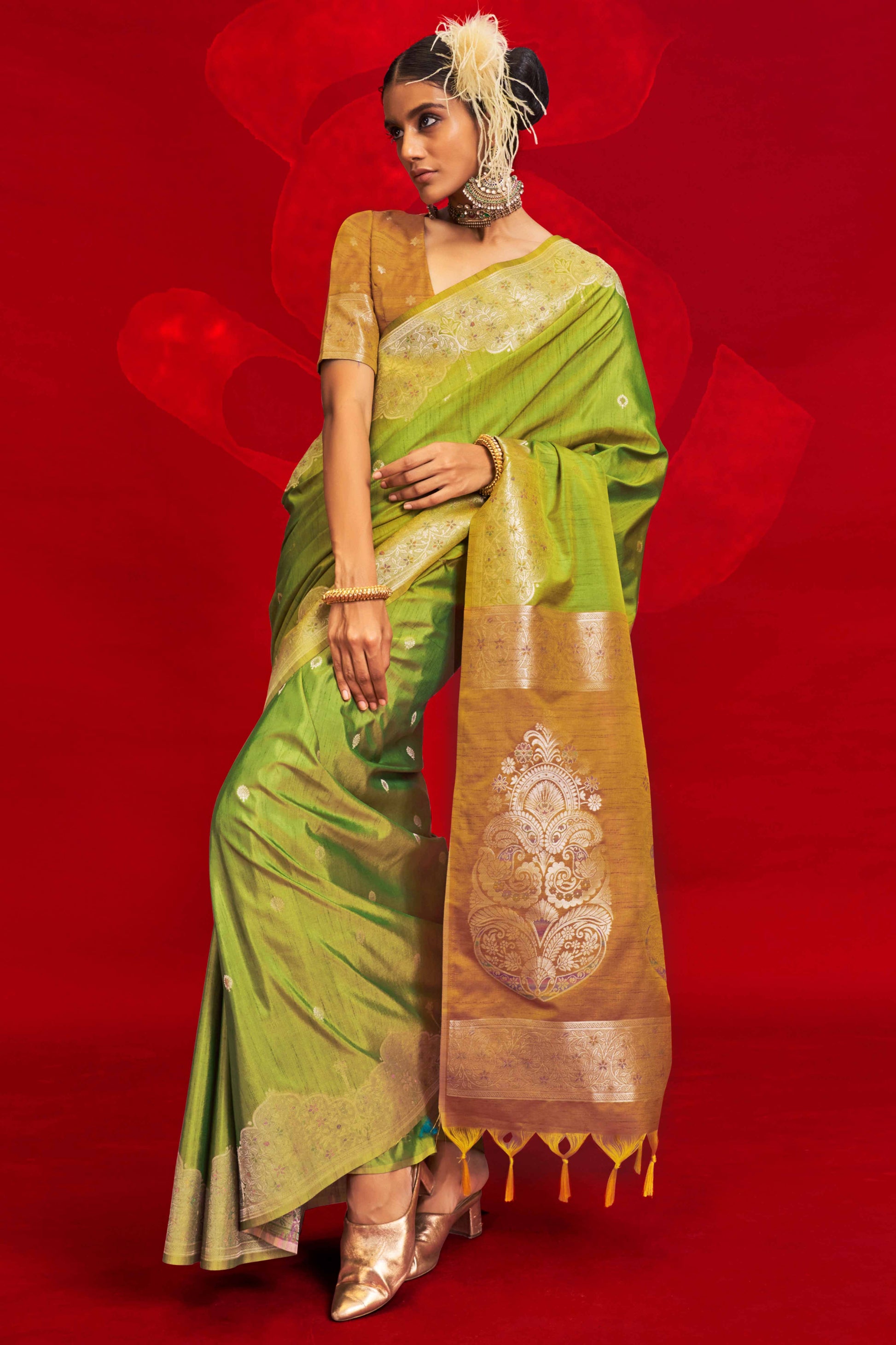 green-floral-zari-woven-tussar-silk-saree-48