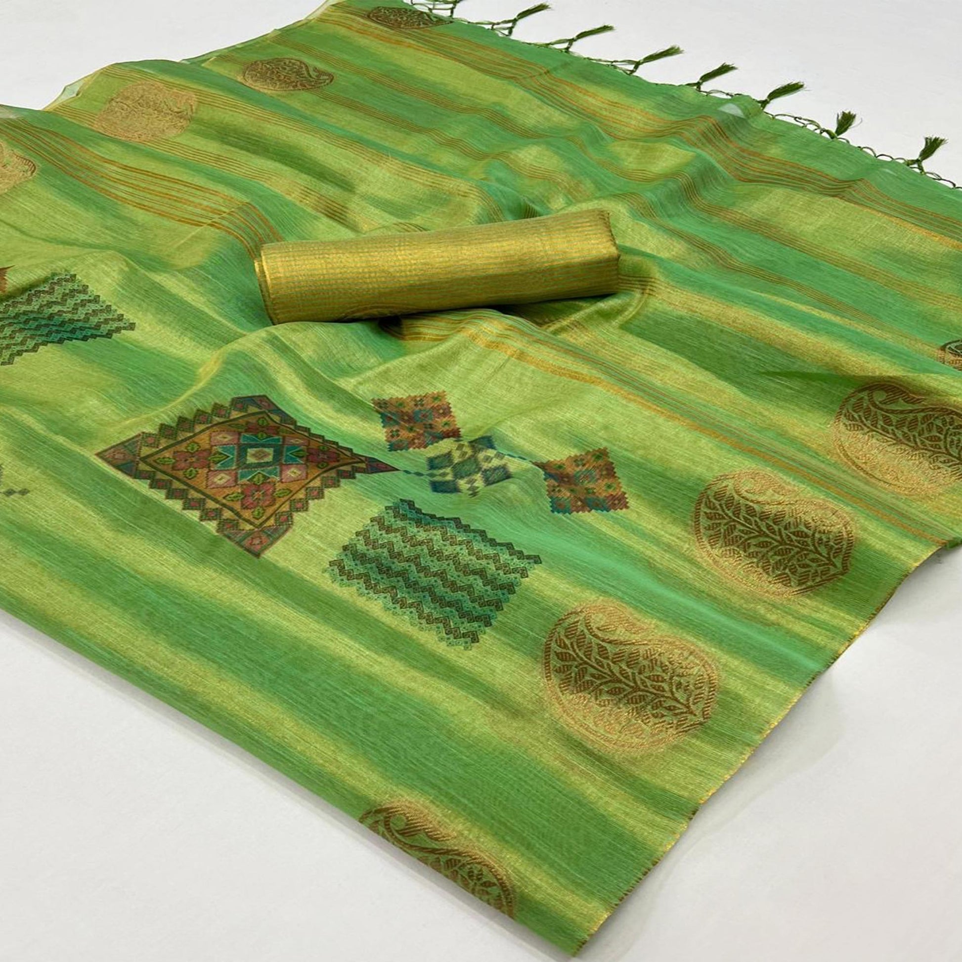 green-woven-art-silk-saree-with-digital-print-1