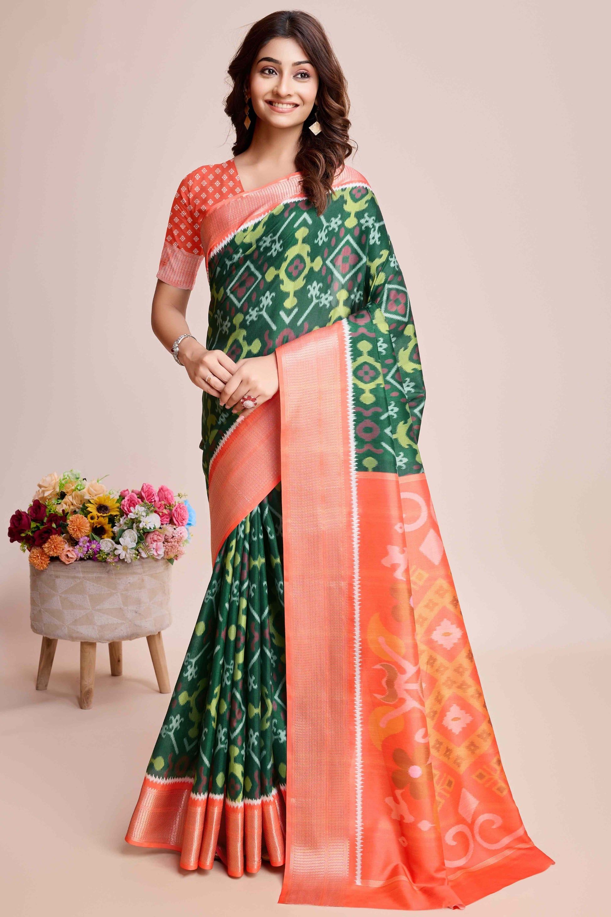 green-patola-printed-dola-silk-saree-5