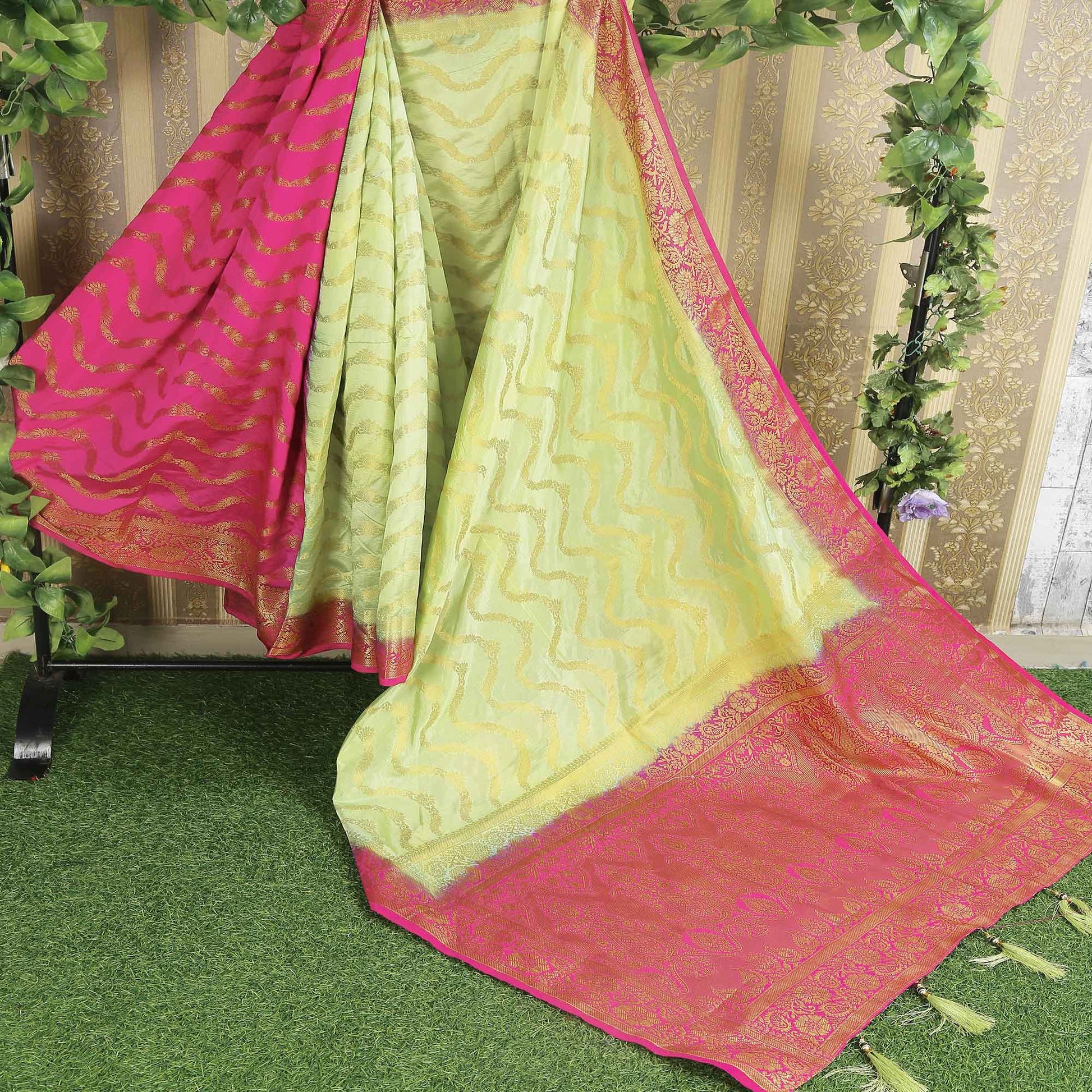 green-floral-woven-banarasi-silk-saree-2