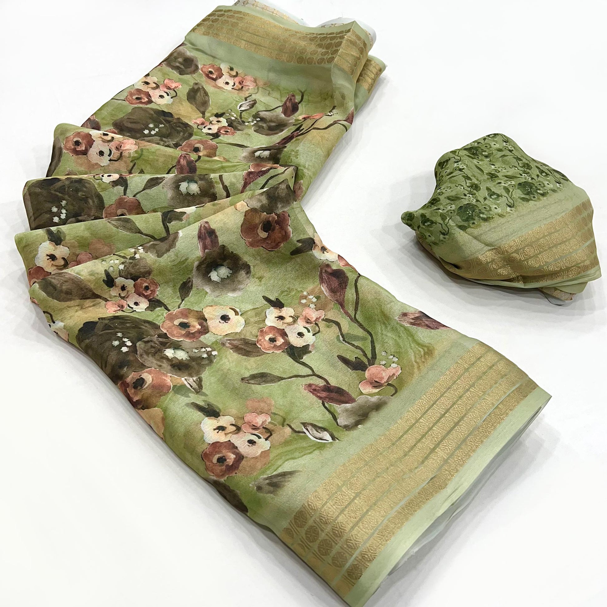 green-floral-digital-printed-georgette-saree-with-zari-border-3