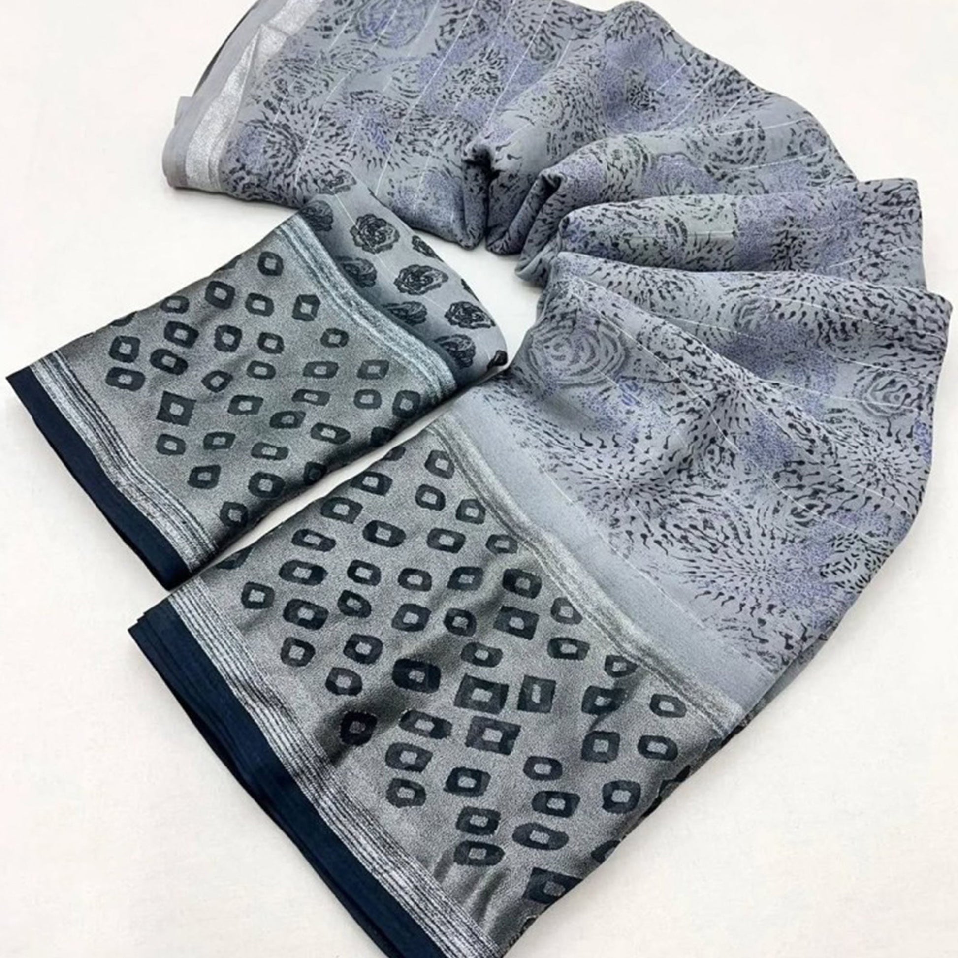 grey-floral-printed-chiffon-saree-41