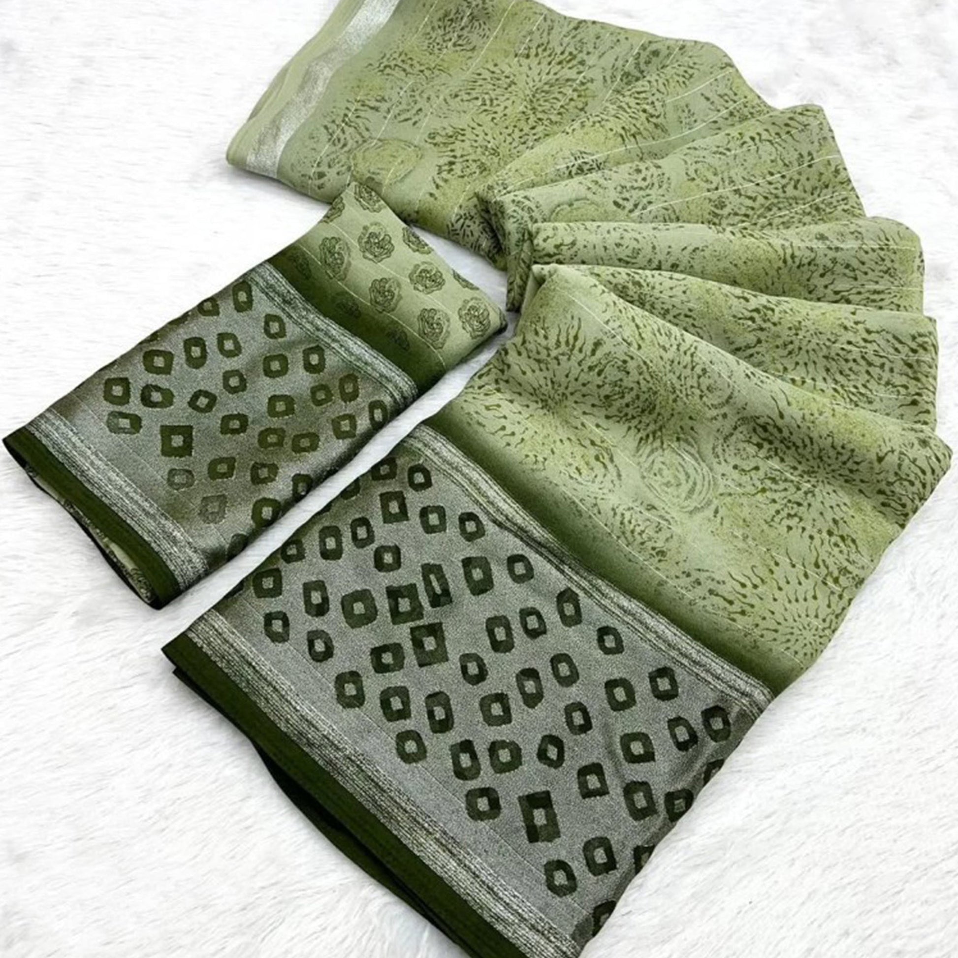 green-floral-printed-chiffon-saree-41